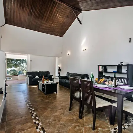 Elo By Willa Albufeira